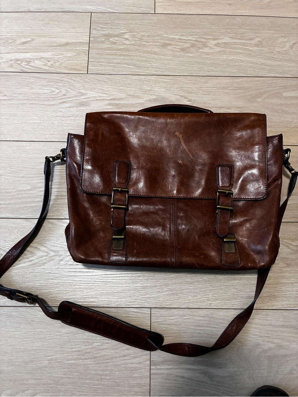 FRYE AND CO. Brown Leather Messenger Satchel with Brass Buckles